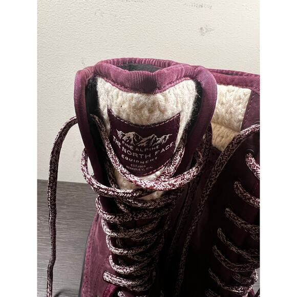 The North Face Snow Boots. Size 8 - Picture 3 of 5